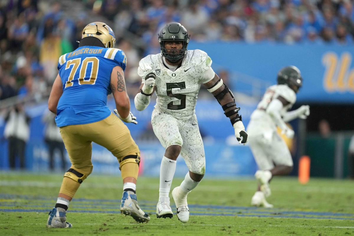 Oregon pass rusher Kayvon Thibodeaux
